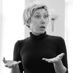 Премьера спектакля "Она разгадала убийство" состоится апреля в ЦДКЖ