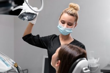 Когда нужна консультация стоматолога: симптомы, группы риска